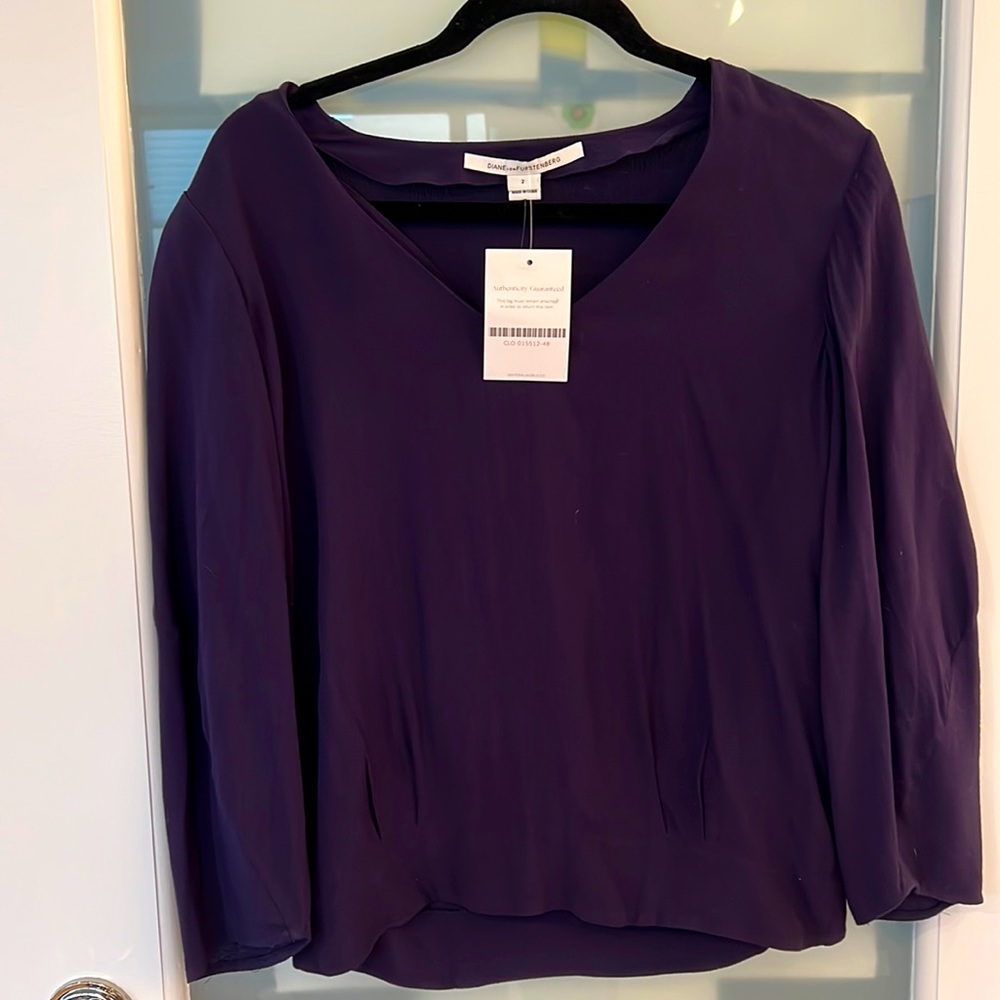 Navy/dark eggplant crepe DVF v-neck blouse NWT